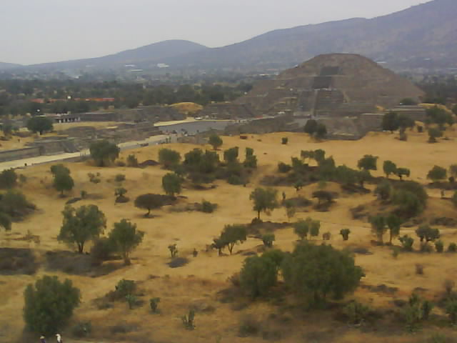 017 Teotihuacan Moon Pyramid From Sun Pyramid 28th Dec 2010.jpg